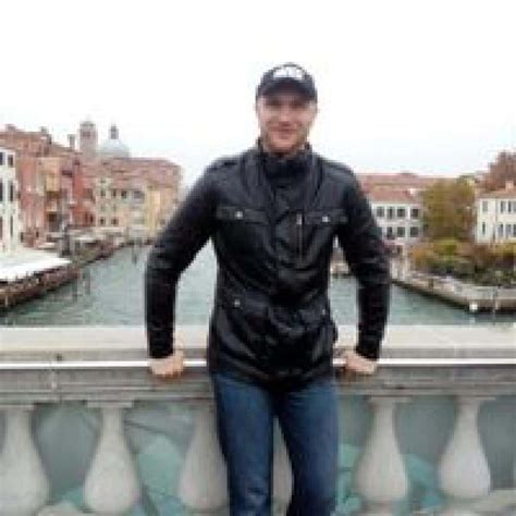 Single gay men in jigger